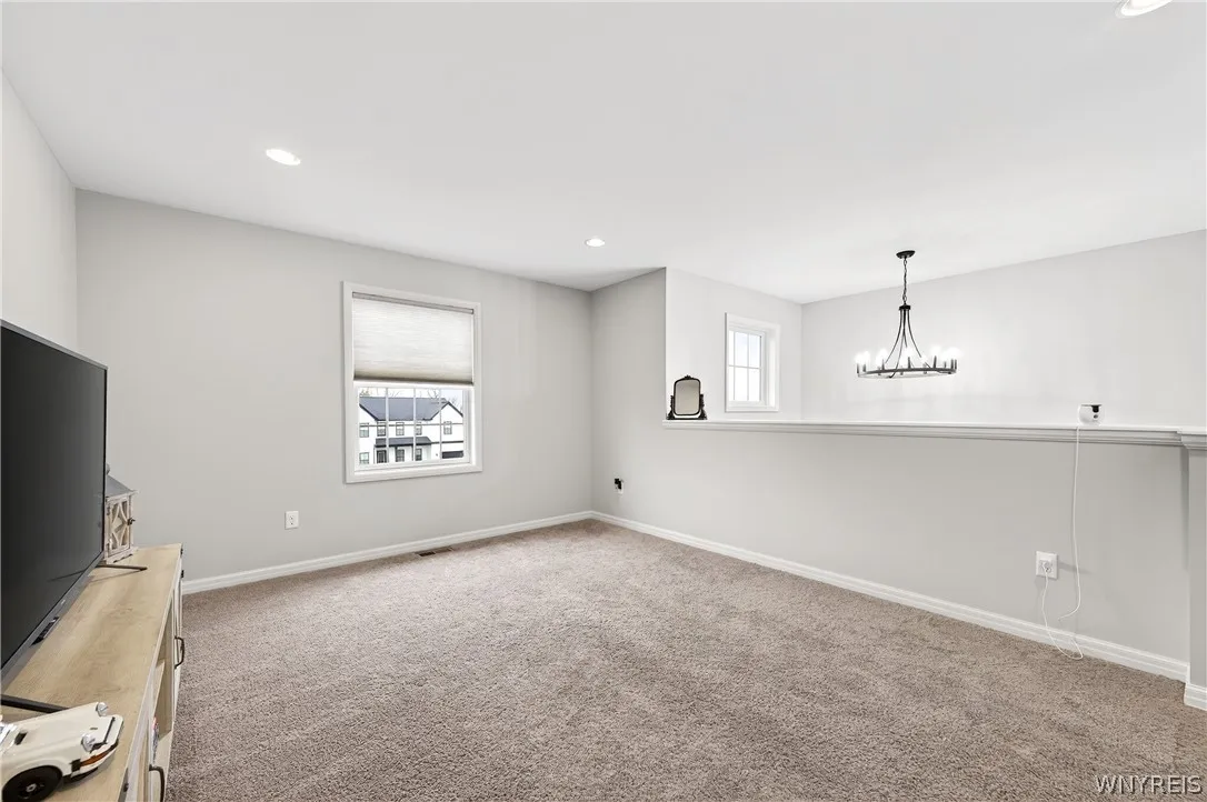 17 Knoche Way, Orchard Park, New York 14127, Orchard Park, New York 14127, 4 Bedrooms Bedrooms, 13 Rooms Rooms,2 BathroomsBathrooms,Residential Lease,For Rent,17 Knoche Way, Orchard Park, New York 14127,0,B1682970
