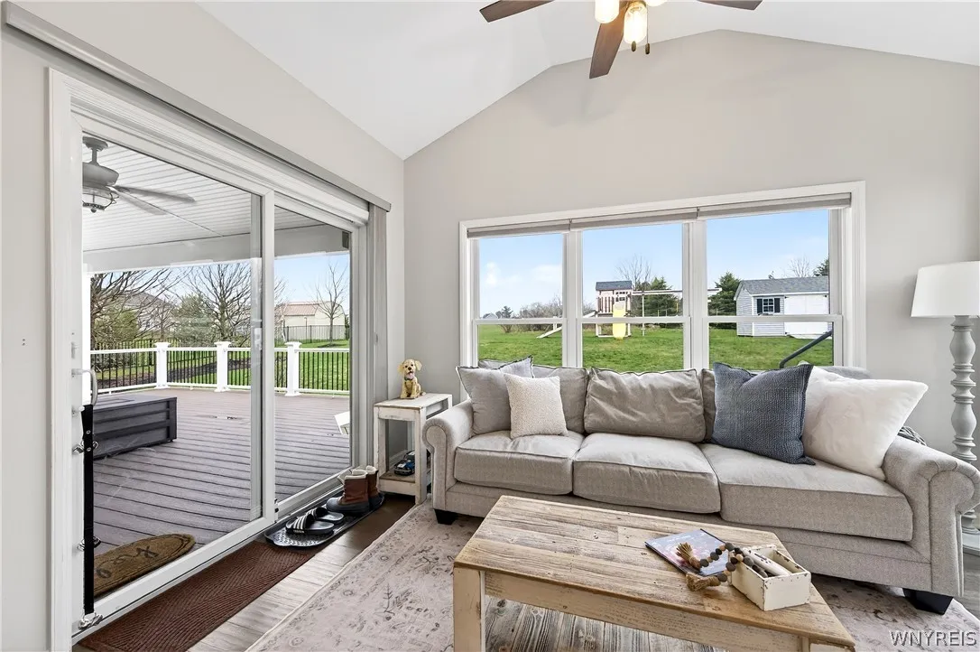 17 Knoche Way, Orchard Park, New York 14127, Orchard Park, New York 14127, 4 Bedrooms Bedrooms, 13 Rooms Rooms,2 BathroomsBathrooms,Residential Lease,For Rent,17 Knoche Way, Orchard Park, New York 14127,0,B1682970