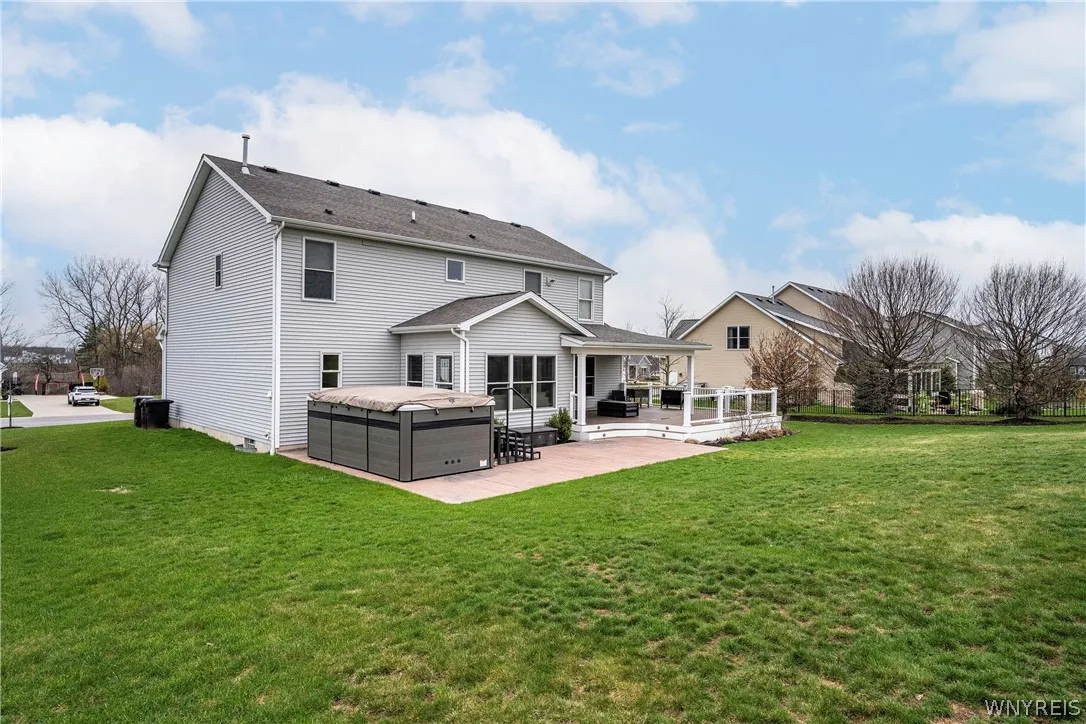17 Knoche Way, Orchard Park, New York 14127, Orchard Park, New York 14127, 4 Bedrooms Bedrooms, 13 Rooms Rooms,2 BathroomsBathrooms,Residential Lease,For Rent,17 Knoche Way, Orchard Park, New York 14127,0,B1682970