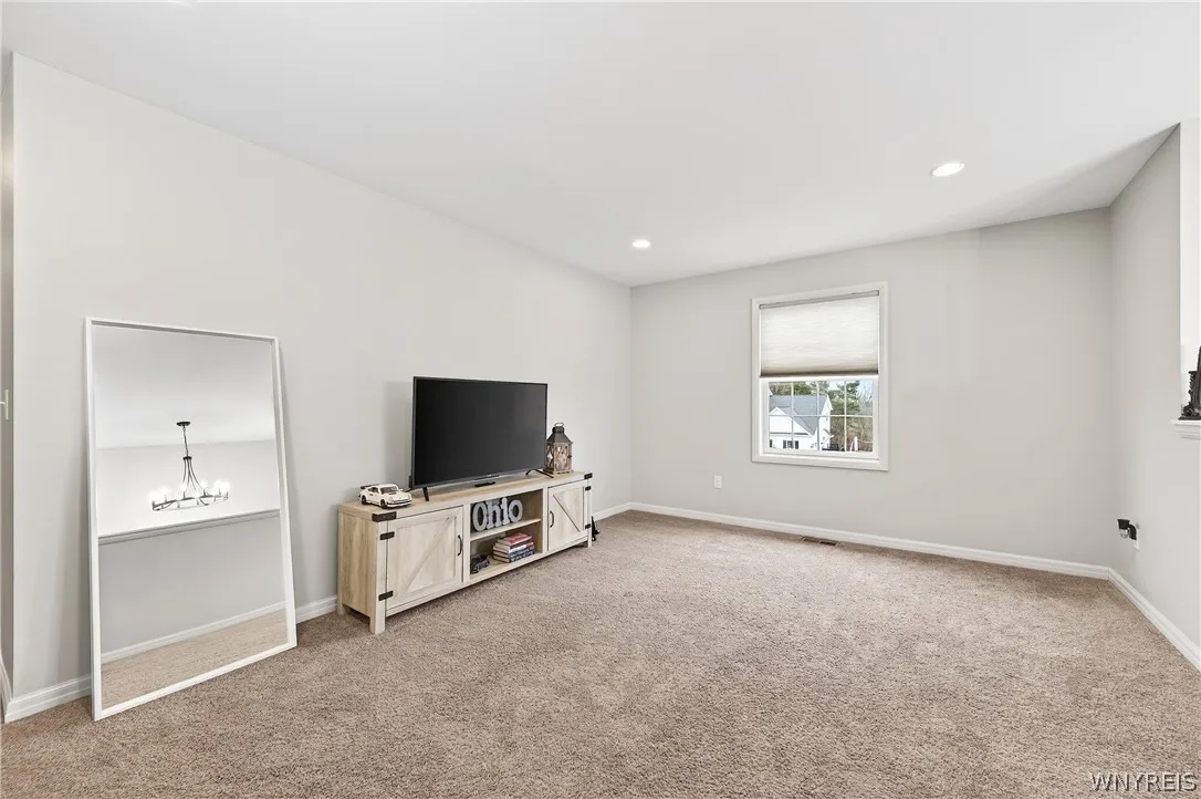 17 Knoche Way, Orchard Park, New York 14127, Orchard Park, New York 14127, 4 Bedrooms Bedrooms, 13 Rooms Rooms,2 BathroomsBathrooms,Residential Lease,For Rent,17 Knoche Way, Orchard Park, New York 14127,0,B1682970