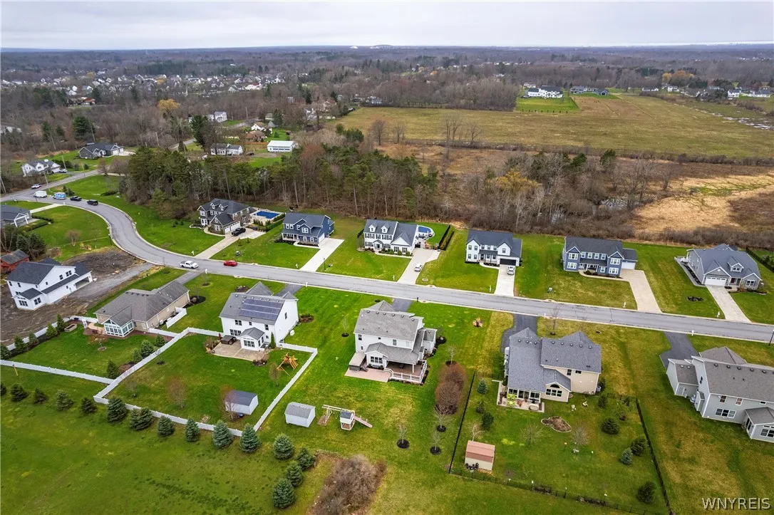 17 Knoche Way, Orchard Park, New York 14127, Orchard Park, New York 14127, 4 Bedrooms Bedrooms, 13 Rooms Rooms,2 BathroomsBathrooms,Residential Lease,For Rent,17 Knoche Way, Orchard Park, New York 14127,0,B1682970