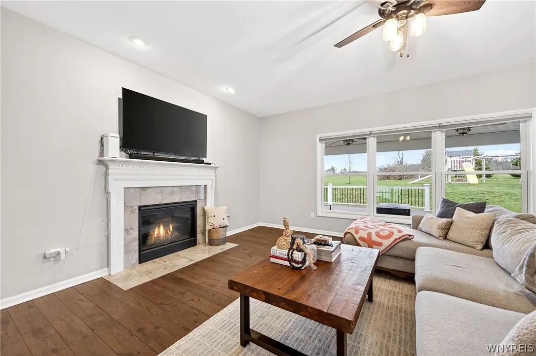 17 Knoche Way, Orchard Park, New York 14127, Orchard Park, New York 14127, 4 Bedrooms Bedrooms, 13 Rooms Rooms,2 BathroomsBathrooms,Residential Lease,For Rent,17 Knoche Way, Orchard Park, New York 14127,0,B1682970