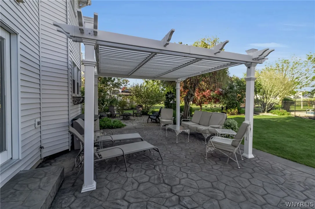 5517 Country Club Lane, Hamburg, New York 14075, Hamburg, New York 14075, 5 Bedrooms Bedrooms, 11 Rooms Rooms,2 BathroomsBathrooms,Residential,For Sale,5517 Country Club Lane, Hamburg, New York 14075,0,B1682703