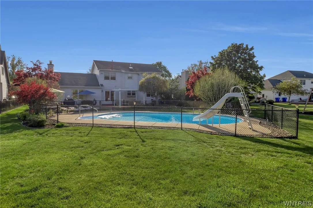 5517 Country Club Lane, Hamburg, New York 14075, Hamburg, New York 14075, 5 Bedrooms Bedrooms, 11 Rooms Rooms,2 BathroomsBathrooms,Residential,For Sale,5517 Country Club Lane, Hamburg, New York 14075,0,B1682703