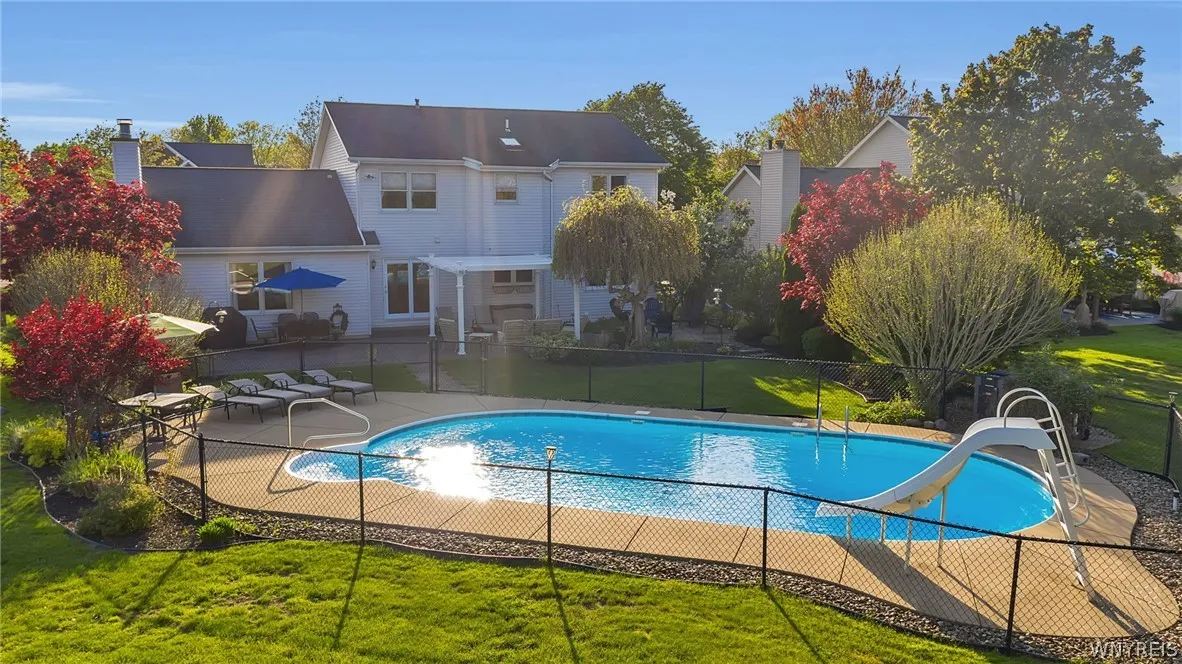 5517 Country Club Lane, Hamburg, New York 14075, Hamburg, New York 14075, 5 Bedrooms Bedrooms, 11 Rooms Rooms,2 BathroomsBathrooms,Residential,For Sale,5517 Country Club Lane, Hamburg, New York 14075,0,B1682703
