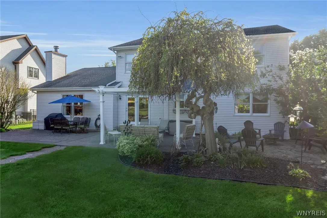 5517 Country Club Lane, Hamburg, New York 14075, Hamburg, New York 14075, 5 Bedrooms Bedrooms, 11 Rooms Rooms,2 BathroomsBathrooms,Residential,For Sale,5517 Country Club Lane, Hamburg, New York 14075,0,B1682703