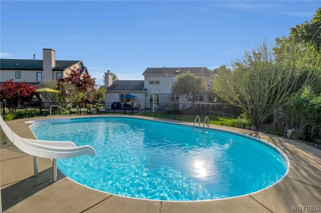 5517 Country Club Lane, Hamburg, New York 14075, Hamburg, New York 14075, 5 Bedrooms Bedrooms, 11 Rooms Rooms,2 BathroomsBathrooms,Residential,For Sale,5517 Country Club Lane, Hamburg, New York 14075,0,B1682703