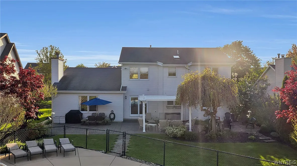 5517 Country Club Lane, Hamburg, New York 14075, Hamburg, New York 14075, 5 Bedrooms Bedrooms, 11 Rooms Rooms,2 BathroomsBathrooms,Residential,For Sale,5517 Country Club Lane, Hamburg, New York 14075,0,B1682703