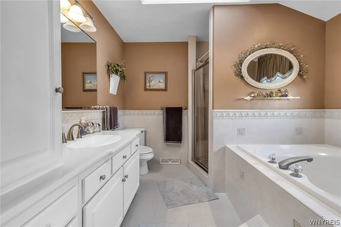 5517 Country Club Lane, Hamburg, New York 14075, Hamburg, New York 14075, 5 Bedrooms Bedrooms, 11 Rooms Rooms,2 BathroomsBathrooms,Residential,For Sale,5517 Country Club Lane, Hamburg, New York 14075,0,B1682703