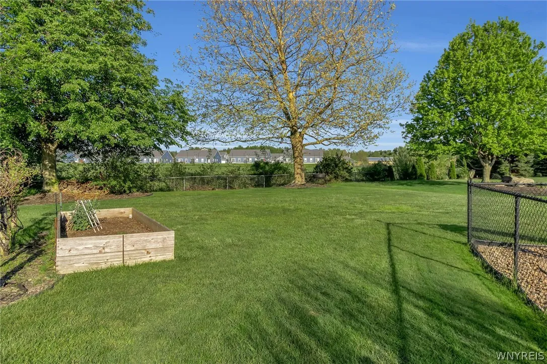 5517 Country Club Lane, Hamburg, New York 14075, Hamburg, New York 14075, 5 Bedrooms Bedrooms, 11 Rooms Rooms,2 BathroomsBathrooms,Residential,For Sale,5517 Country Club Lane, Hamburg, New York 14075,0,B1682703