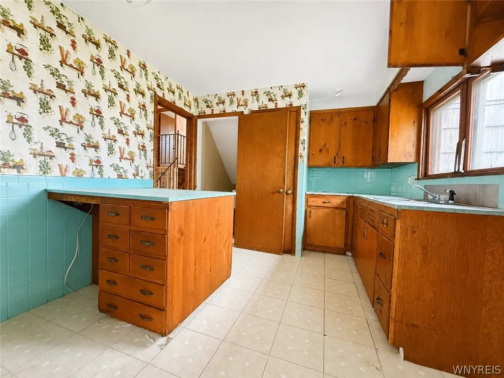 4540 Gentwood Drive, Clarence, New York 14221, Clarence, New York 14221, 4 Bedrooms Bedrooms, 8 Rooms Rooms,3 BathroomsBathrooms,Residential,For Sale,4540 Gentwood Drive, Clarence, New York 14221,0,B1683084
