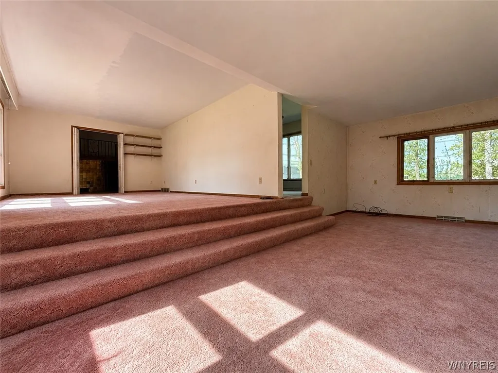 4540 Gentwood Drive, Clarence, New York 14221, Clarence, New York 14221, 4 Bedrooms Bedrooms, 8 Rooms Rooms,3 BathroomsBathrooms,Residential,For Sale,4540 Gentwood Drive, Clarence, New York 14221,0,B1683084