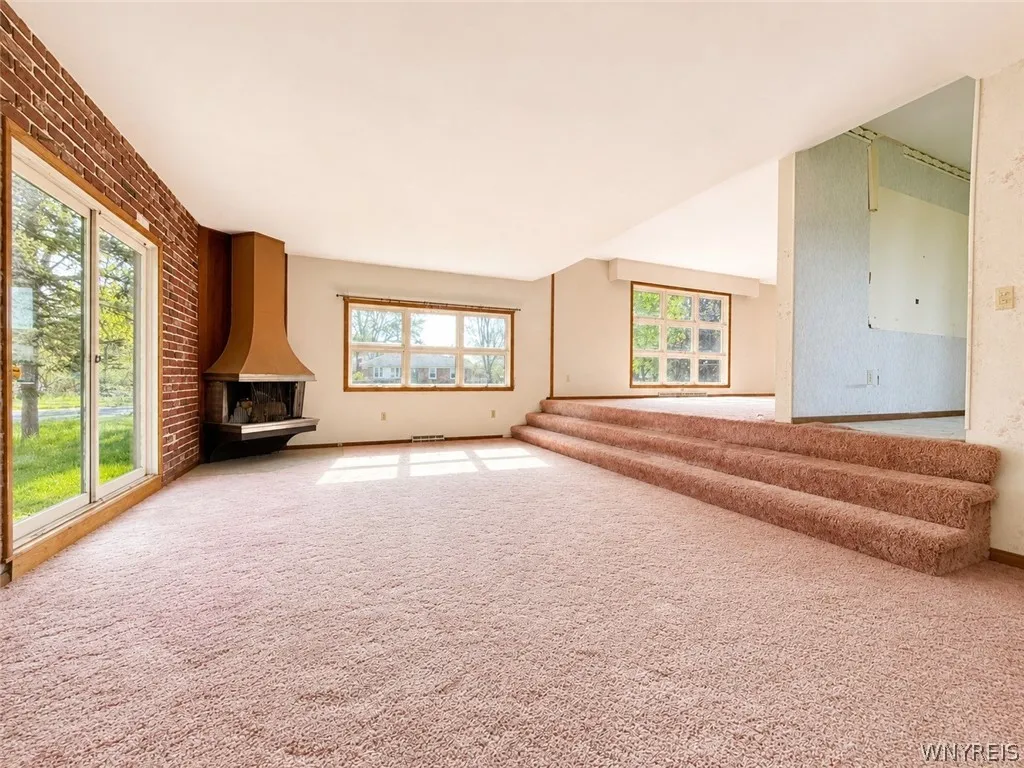 4540 Gentwood Drive, Clarence, New York 14221, Clarence, New York 14221, 4 Bedrooms Bedrooms, 8 Rooms Rooms,3 BathroomsBathrooms,Residential,For Sale,4540 Gentwood Drive, Clarence, New York 14221,0,B1683084