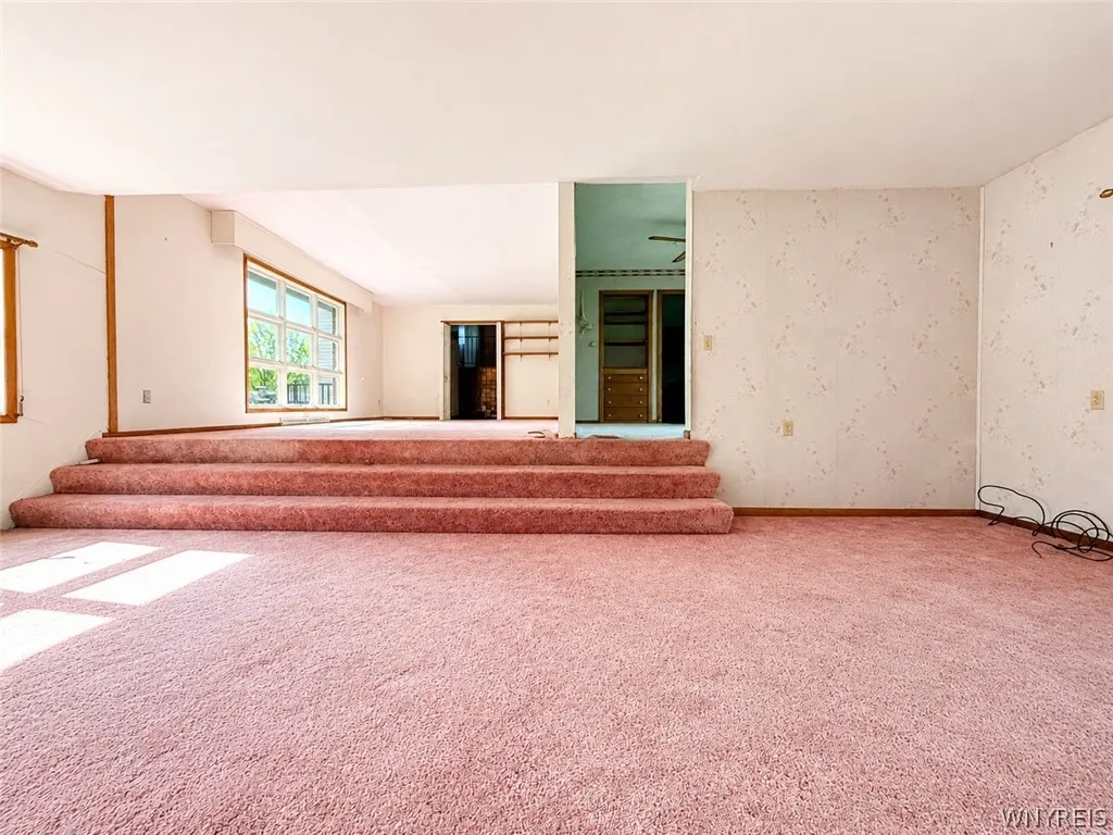 4540 Gentwood Drive, Clarence, New York 14221, Clarence, New York 14221, 4 Bedrooms Bedrooms, 8 Rooms Rooms,3 BathroomsBathrooms,Residential,For Sale,4540 Gentwood Drive, Clarence, New York 14221,0,B1683084