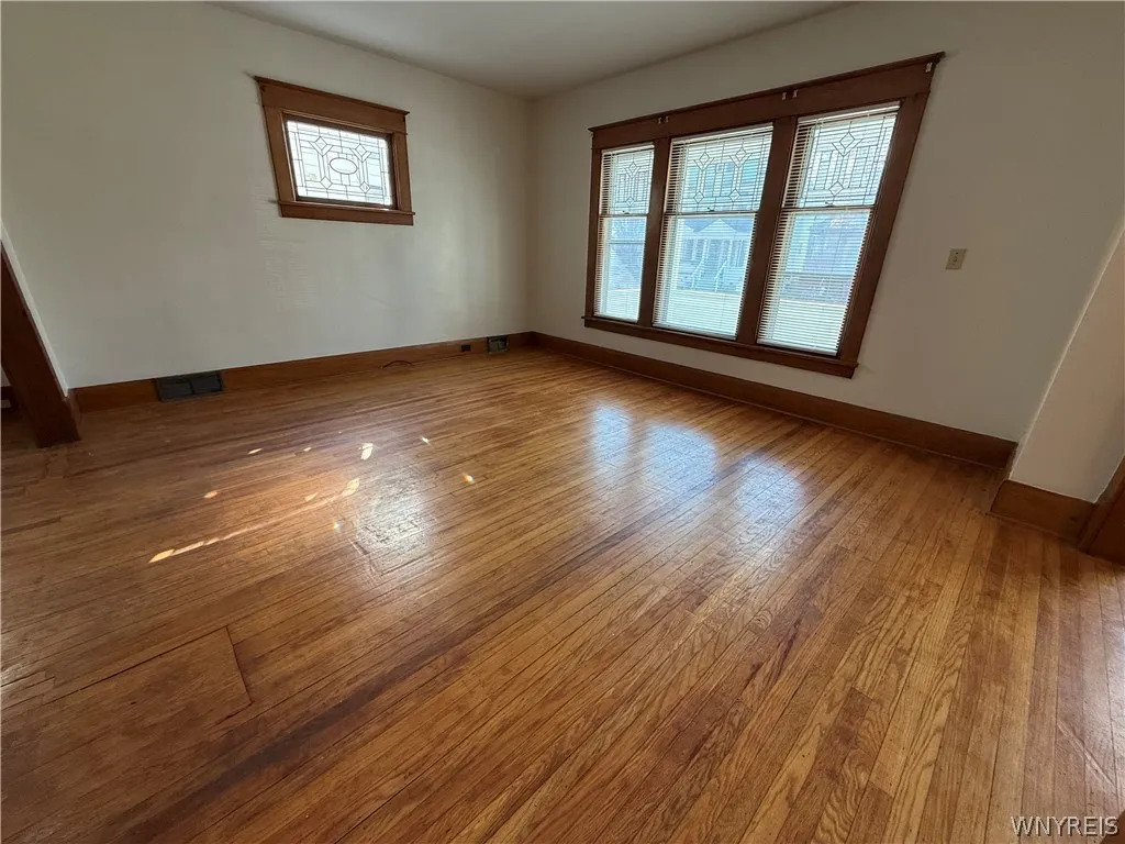 22 Briggs Avenue, Buffalo, New York 14207, Buffalo, New York 14207, 6 Bedrooms Bedrooms, ,2 BathroomsBathrooms,Residential,For Sale,22 Briggs Avenue, Buffalo, New York 14207,0,B1682669