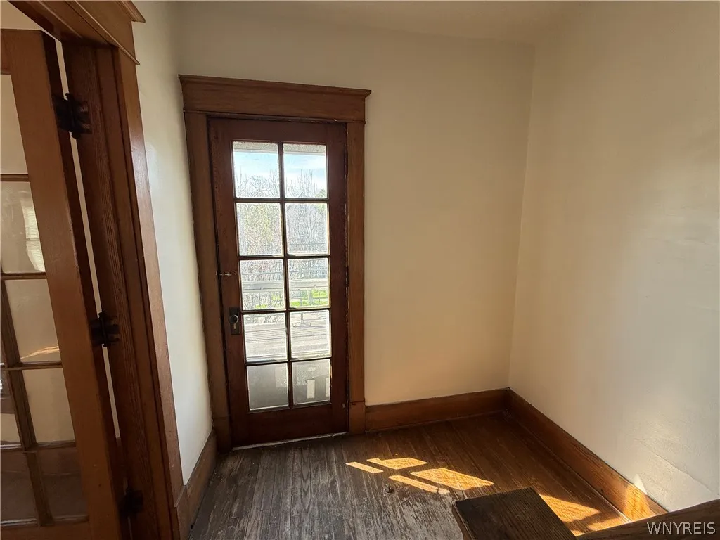 22 Briggs Avenue, Buffalo, New York 14207, Buffalo, New York 14207, 6 Bedrooms Bedrooms, ,2 BathroomsBathrooms,Residential,For Sale,22 Briggs Avenue, Buffalo, New York 14207,0,B1682669