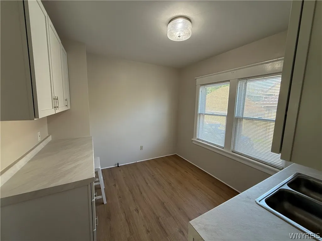 22 Briggs Avenue, Buffalo, New York 14207, Buffalo, New York 14207, 6 Bedrooms Bedrooms, ,2 BathroomsBathrooms,Residential,For Sale,22 Briggs Avenue, Buffalo, New York 14207,0,B1682669