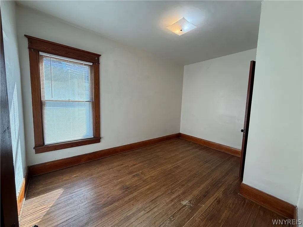 22 Briggs Avenue, Buffalo, New York 14207, Buffalo, New York 14207, 6 Bedrooms Bedrooms, ,2 BathroomsBathrooms,Residential,For Sale,22 Briggs Avenue, Buffalo, New York 14207,0,B1682669