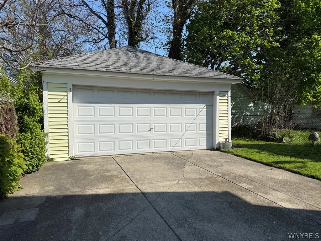 22 Briggs Avenue, Buffalo, New York 14207, Buffalo, New York 14207, 6 Bedrooms Bedrooms, ,2 BathroomsBathrooms,Residential,For Sale,22 Briggs Avenue, Buffalo, New York 14207,0,B1682669
