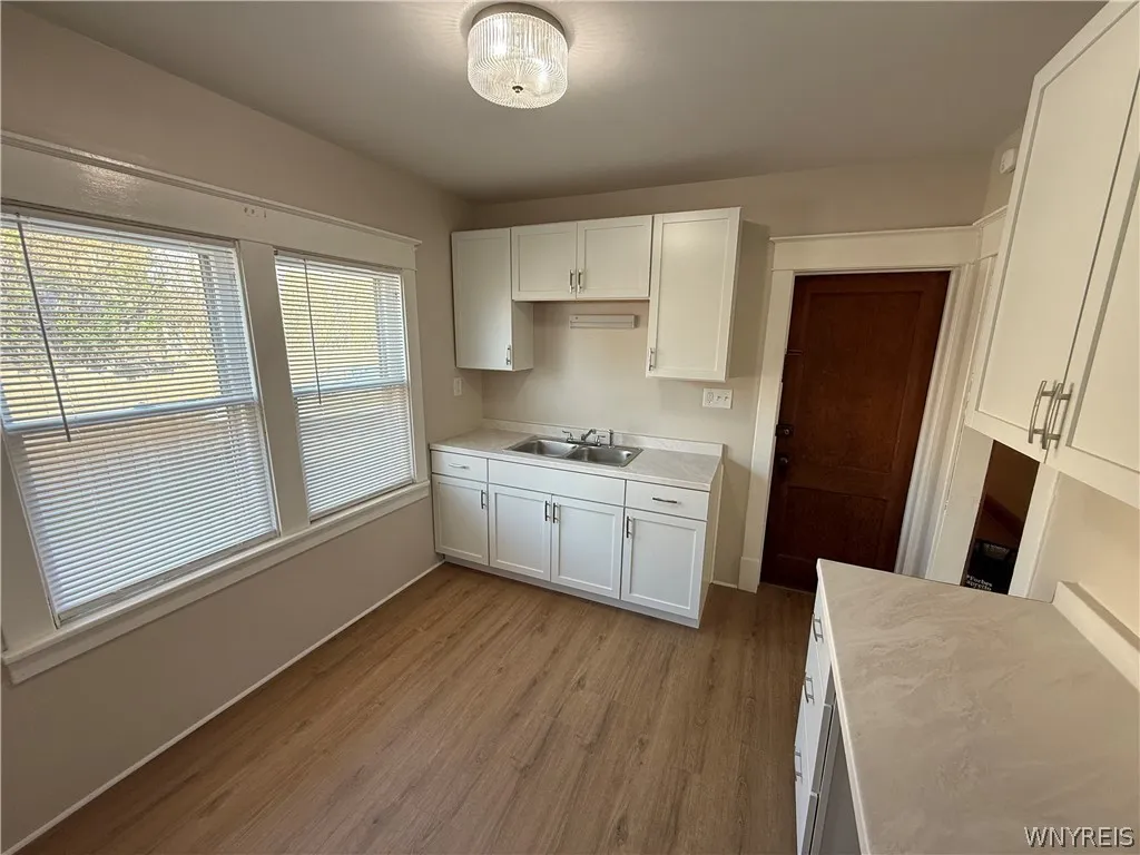 22 Briggs Avenue, Buffalo, New York 14207, Buffalo, New York 14207, 6 Bedrooms Bedrooms, ,2 BathroomsBathrooms,Residential,For Sale,22 Briggs Avenue, Buffalo, New York 14207,0,B1682669