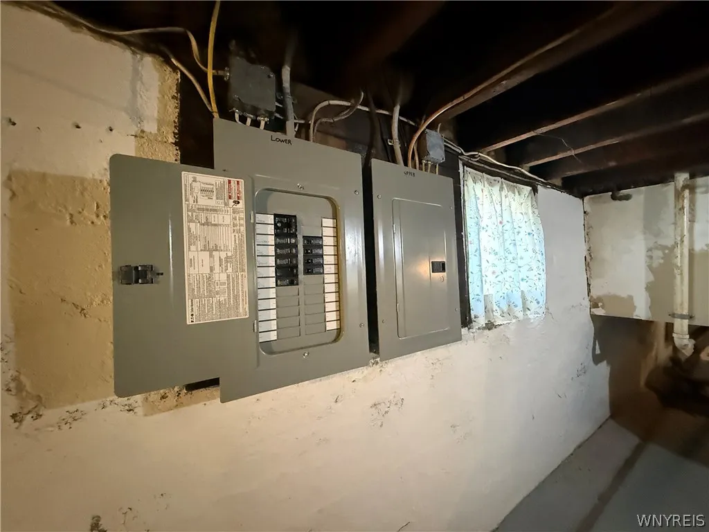 22 Briggs Avenue, Buffalo, New York 14207, Buffalo, New York 14207, 6 Bedrooms Bedrooms, ,2 BathroomsBathrooms,Residential,For Sale,22 Briggs Avenue, Buffalo, New York 14207,0,B1682669