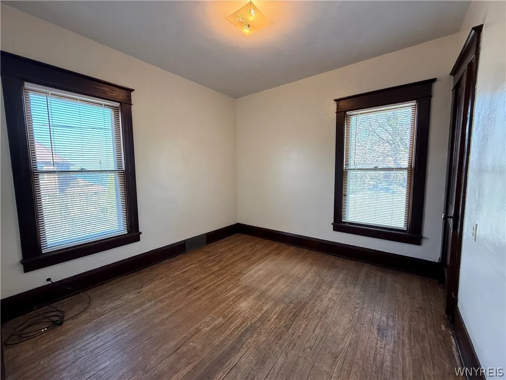 22 Briggs Avenue, Buffalo, New York 14207, Buffalo, New York 14207, 6 Bedrooms Bedrooms, ,2 BathroomsBathrooms,Residential,For Sale,22 Briggs Avenue, Buffalo, New York 14207,0,B1682669