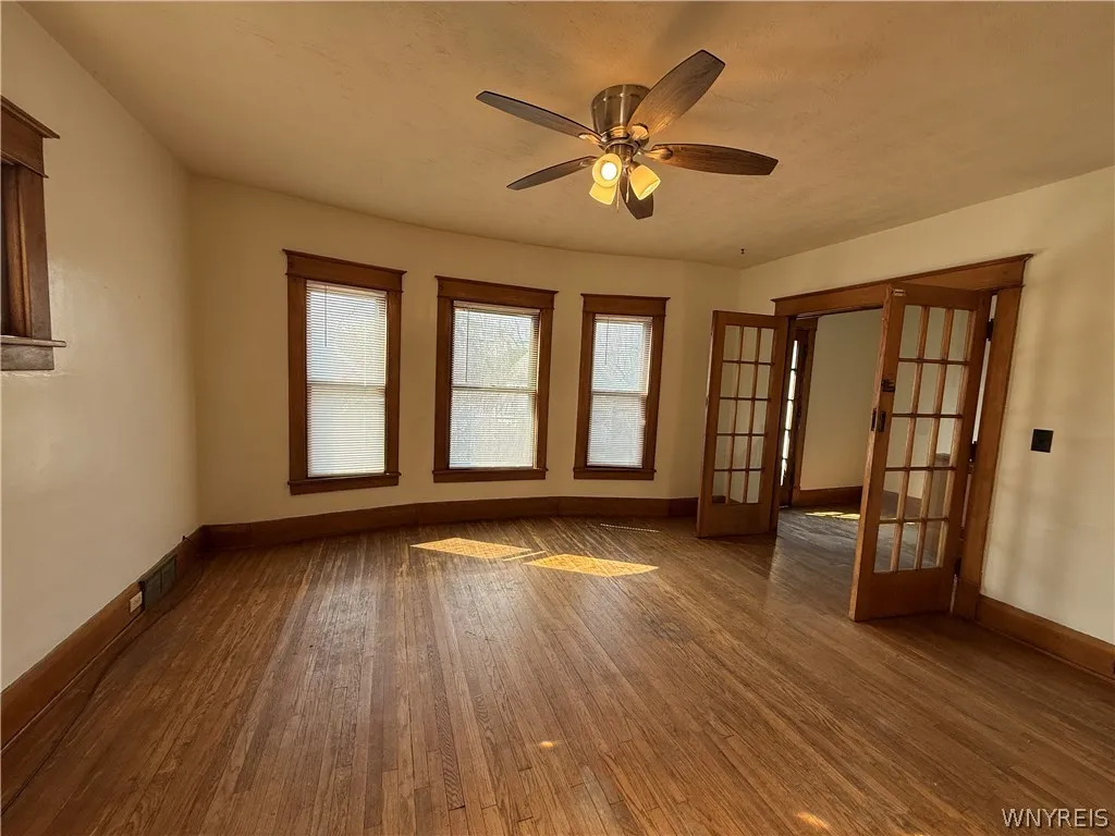 22 Briggs Avenue, Buffalo, New York 14207, Buffalo, New York 14207, 6 Bedrooms Bedrooms, ,2 BathroomsBathrooms,Residential,For Sale,22 Briggs Avenue, Buffalo, New York 14207,0,B1682669