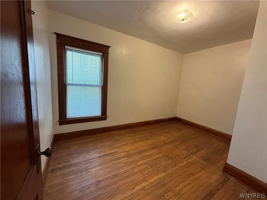 22 Briggs Avenue, Buffalo, New York 14207, Buffalo, New York 14207, 6 Bedrooms Bedrooms, ,2 BathroomsBathrooms,Residential,For Sale,22 Briggs Avenue, Buffalo, New York 14207,0,B1682669