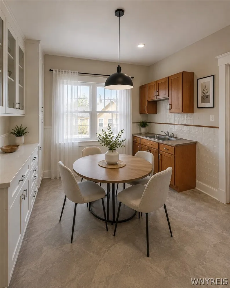 22 Briggs Avenue, Buffalo, New York 14207, Buffalo, New York 14207, 6 Bedrooms Bedrooms, ,2 BathroomsBathrooms,Residential,For Sale,22 Briggs Avenue, Buffalo, New York 14207,0,B1682669
