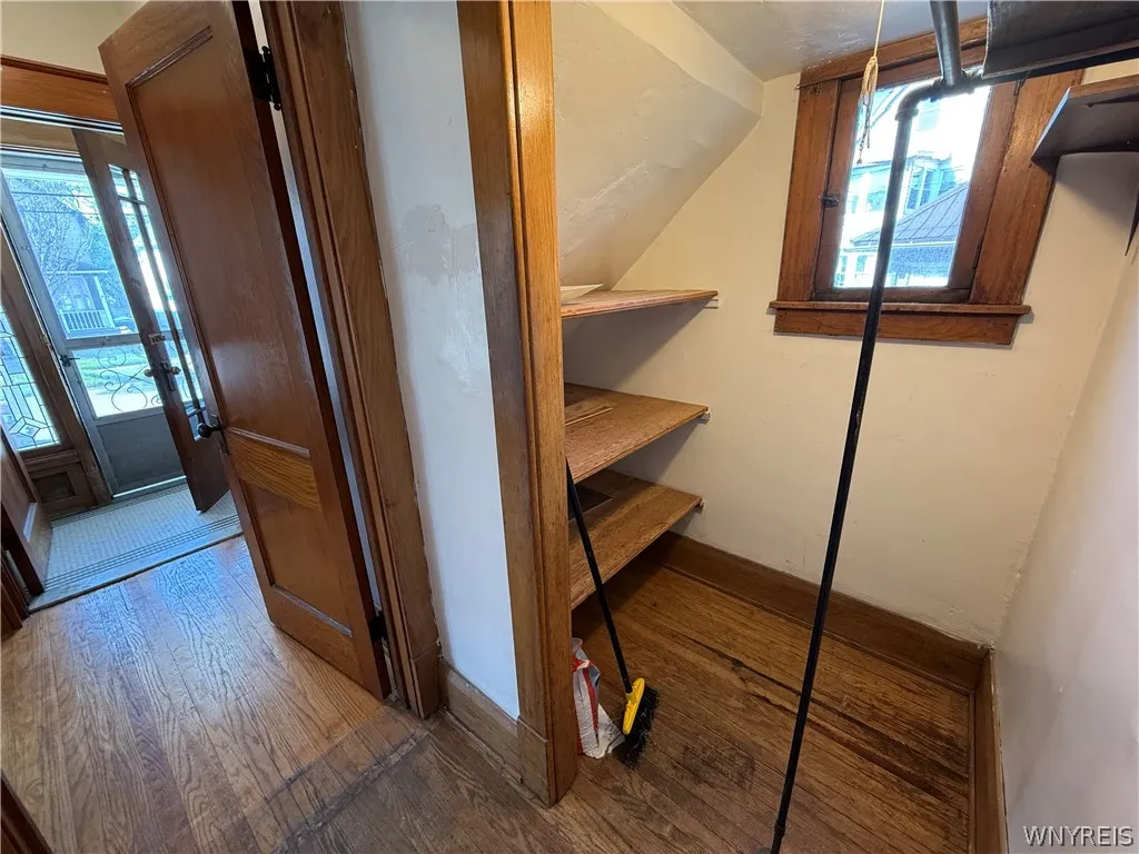22 Briggs Avenue, Buffalo, New York 14207, Buffalo, New York 14207, 6 Bedrooms Bedrooms, ,2 BathroomsBathrooms,Residential,For Sale,22 Briggs Avenue, Buffalo, New York 14207,0,B1682669