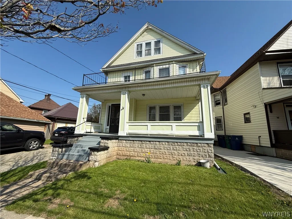 22 Briggs Avenue, Buffalo, New York 14207, Buffalo, New York 14207, 6 Bedrooms Bedrooms, ,2 BathroomsBathrooms,Residential,For Sale,22 Briggs Avenue, Buffalo, New York 14207,0,B1682669