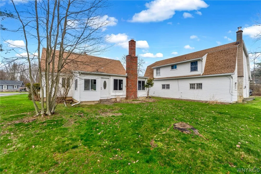 6105 Newton Road, Orchard Park, New York 14127, Orchard Park, New York 14127, 3 Bedrooms Bedrooms, 7 Rooms Rooms,1 BathroomBathrooms,Residential,For Sale,6105 Newton Road, Orchard Park, New York 14127,0,B1681753