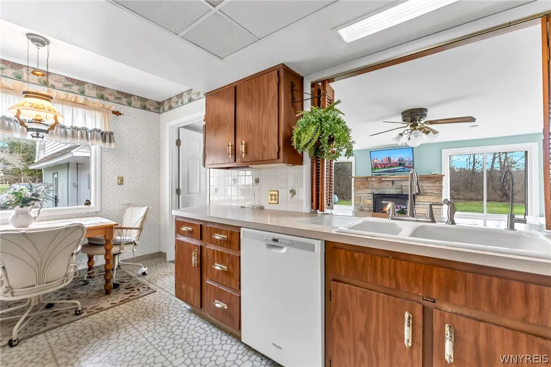 6105 Newton Road, Orchard Park, New York 14127, Orchard Park, New York 14127, 3 Bedrooms Bedrooms, 7 Rooms Rooms,1 BathroomBathrooms,Residential,For Sale,6105 Newton Road, Orchard Park, New York 14127,0,B1681753