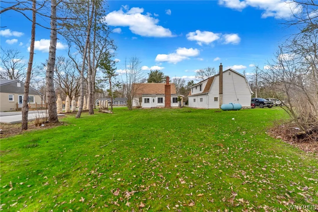 6105 Newton Road, Orchard Park, New York 14127, Orchard Park, New York 14127, 3 Bedrooms Bedrooms, 7 Rooms Rooms,1 BathroomBathrooms,Residential,For Sale,6105 Newton Road, Orchard Park, New York 14127,0,B1681753