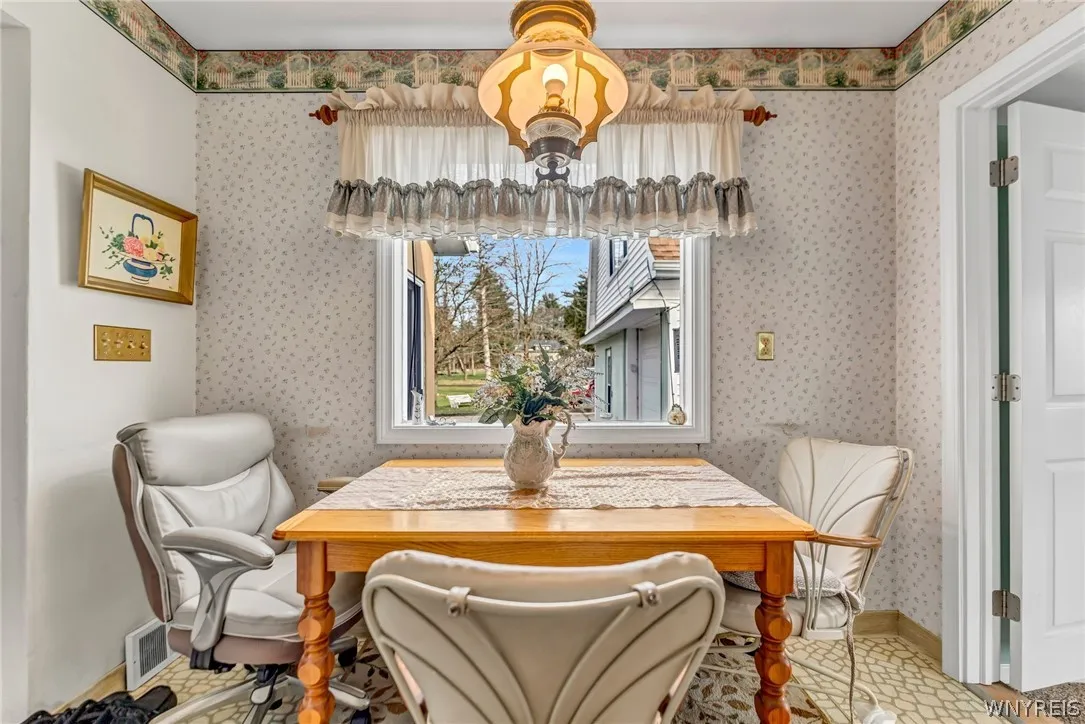 6105 Newton Road, Orchard Park, New York 14127, Orchard Park, New York 14127, 3 Bedrooms Bedrooms, 7 Rooms Rooms,1 BathroomBathrooms,Residential,For Sale,6105 Newton Road, Orchard Park, New York 14127,0,B1681753