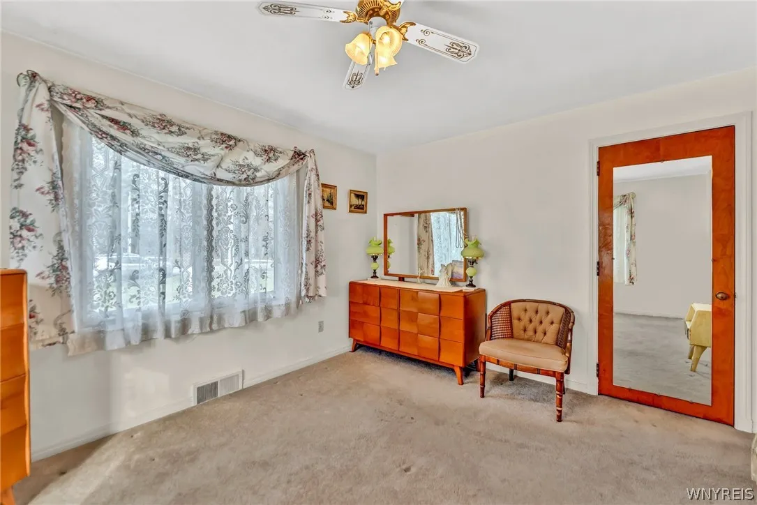6105 Newton Road, Orchard Park, New York 14127, Orchard Park, New York 14127, 3 Bedrooms Bedrooms, 7 Rooms Rooms,1 BathroomBathrooms,Residential,For Sale,6105 Newton Road, Orchard Park, New York 14127,0,B1681753