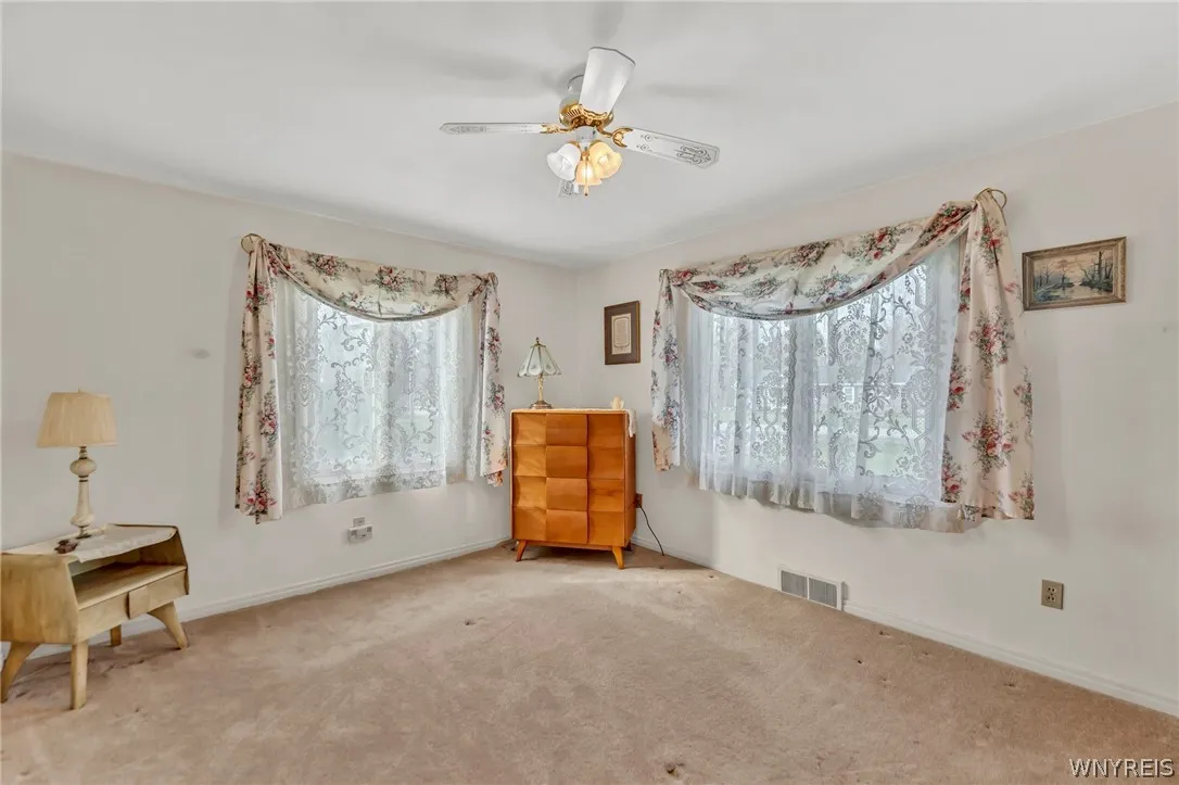 6105 Newton Road, Orchard Park, New York 14127, Orchard Park, New York 14127, 3 Bedrooms Bedrooms, 7 Rooms Rooms,1 BathroomBathrooms,Residential,For Sale,6105 Newton Road, Orchard Park, New York 14127,0,B1681753
