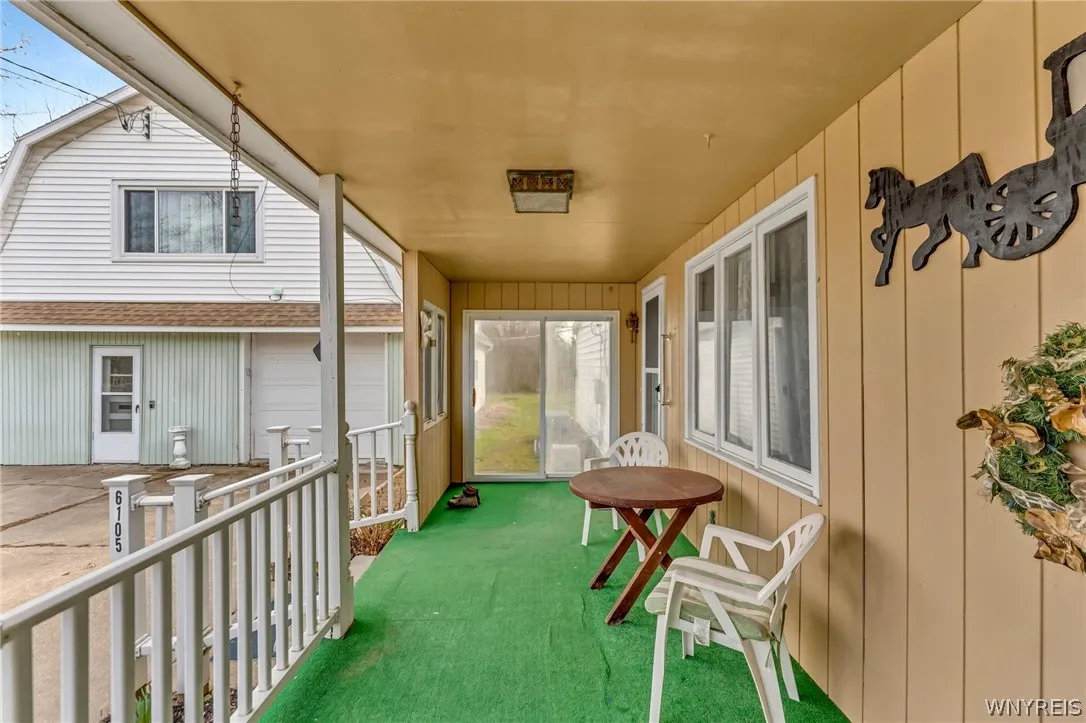 6105 Newton Road, Orchard Park, New York 14127, Orchard Park, New York 14127, 3 Bedrooms Bedrooms, 7 Rooms Rooms,1 BathroomBathrooms,Residential,For Sale,6105 Newton Road, Orchard Park, New York 14127,0,B1681753