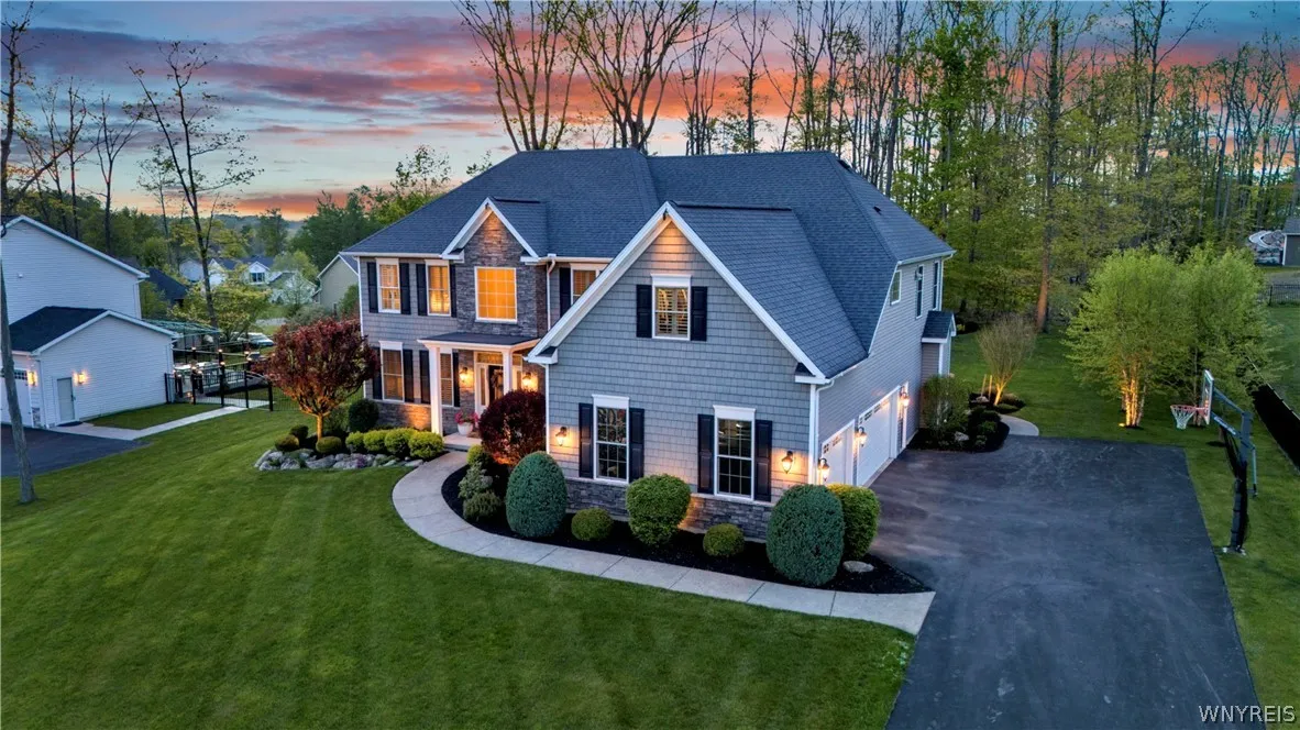 6 Hidden Oak Court, Orchard Park, New York 14127, Orchard Park, New York 14127, 4 Bedrooms Bedrooms, 13 Rooms Rooms,3 BathroomsBathrooms,Residential,For Sale,6 Hidden Oak Court, Orchard Park, New York 14127,0,B1682985