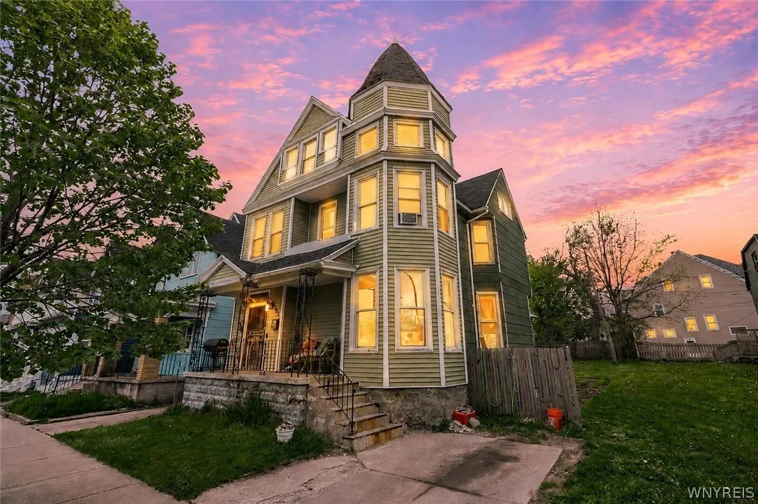 302 Massachusetts Avenue, Buffalo, New York 14213, Buffalo, New York 14213, 5 Bedroom Bedrooms, 8 Room Rooms,1 BathroomBathrooms,Residential,Closed,302 Massachusetts Avenue, Buffalo, New York 14213,0,B1681799