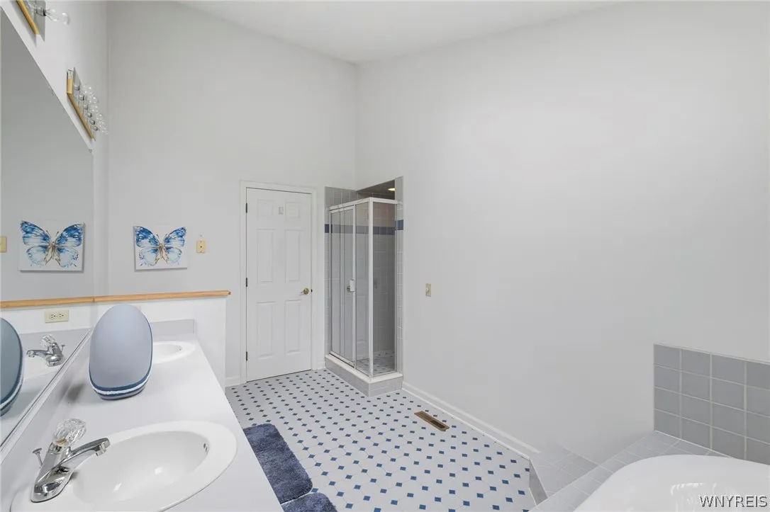 66 Windsong Court, Amherst, New York 14051, Amherst, New York 14051, 4 Bedrooms Bedrooms, 8 Rooms Rooms,2 BathroomsBathrooms,Residential,For Sale,66 Windsong Court, Amherst, New York 14051,0,B1683250