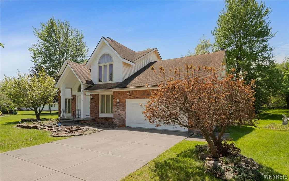 66 Windsong Court, Amherst, New York 14051, Amherst, New York 14051, 4 Bedrooms Bedrooms, 8 Rooms Rooms,2 BathroomsBathrooms,Residential,For Sale,66 Windsong Court, Amherst, New York 14051,0,B1683250