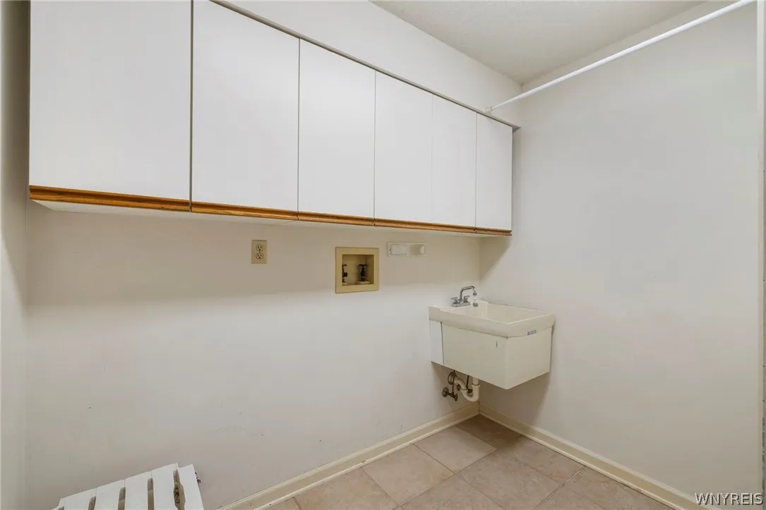 66 Windsong Court, Amherst, New York 14051, Amherst, New York 14051, 4 Bedrooms Bedrooms, 8 Rooms Rooms,2 BathroomsBathrooms,Residential,For Sale,66 Windsong Court, Amherst, New York 14051,0,B1683250