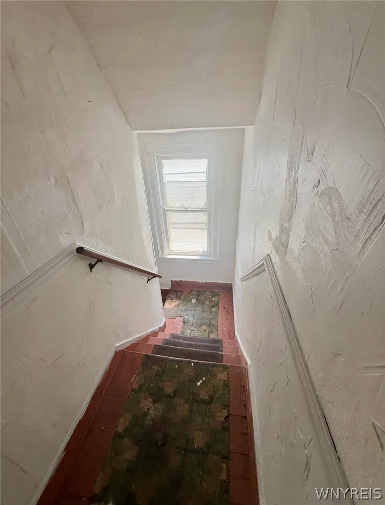297 Hamburg, Buffalo, New York 14204, Buffalo, New York 14204, 6 Bedrooms Bedrooms, ,2 BathroomsBathrooms,Residential,For Sale,297 Hamburg, Buffalo, New York 14204,0,B1683144