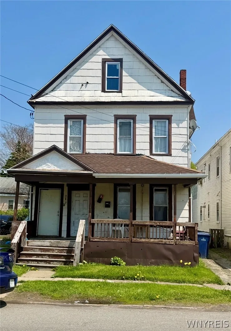297 Hamburg, Buffalo, New York 14204, Buffalo, New York 14204, 6 Bedrooms Bedrooms, ,2 BathroomsBathrooms,Residential,For Sale,297 Hamburg, Buffalo, New York 14204,0,B1683144