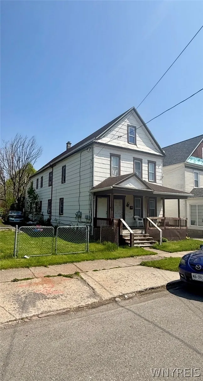 297 Hamburg, Buffalo, New York 14204, Buffalo, New York 14204, 6 Bedrooms Bedrooms, ,2 BathroomsBathrooms,Residential,For Sale,297 Hamburg, Buffalo, New York 14204,0,B1683144