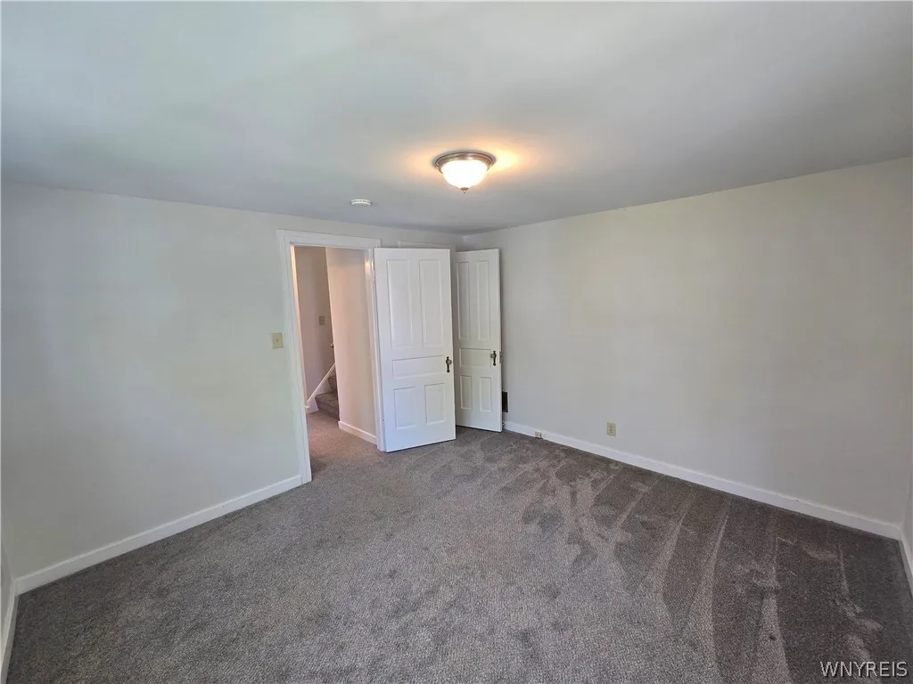 4289 Harris Hill Road, Clarence, New York 14221, Clarence, New York 14221, 4 Bedrooms Bedrooms, 7 Rooms Rooms,1 BathroomBathrooms,Residential Lease,For Rent,4289 Harris Hill Road, Clarence, New York 14221,0,B1683222