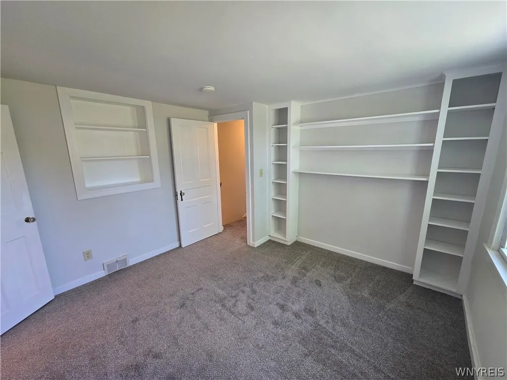 4289 Harris Hill Road, Clarence, New York 14221, Clarence, New York 14221, 4 Bedrooms Bedrooms, 7 Rooms Rooms,1 BathroomBathrooms,Residential Lease,For Rent,4289 Harris Hill Road, Clarence, New York 14221,0,B1683222