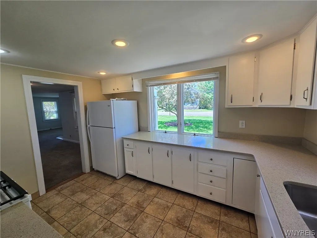 4289 Harris Hill Road, Clarence, New York 14221, Clarence, New York 14221, 4 Bedrooms Bedrooms, 7 Rooms Rooms,1 BathroomBathrooms,Residential Lease,For Rent,4289 Harris Hill Road, Clarence, New York 14221,0,B1683222