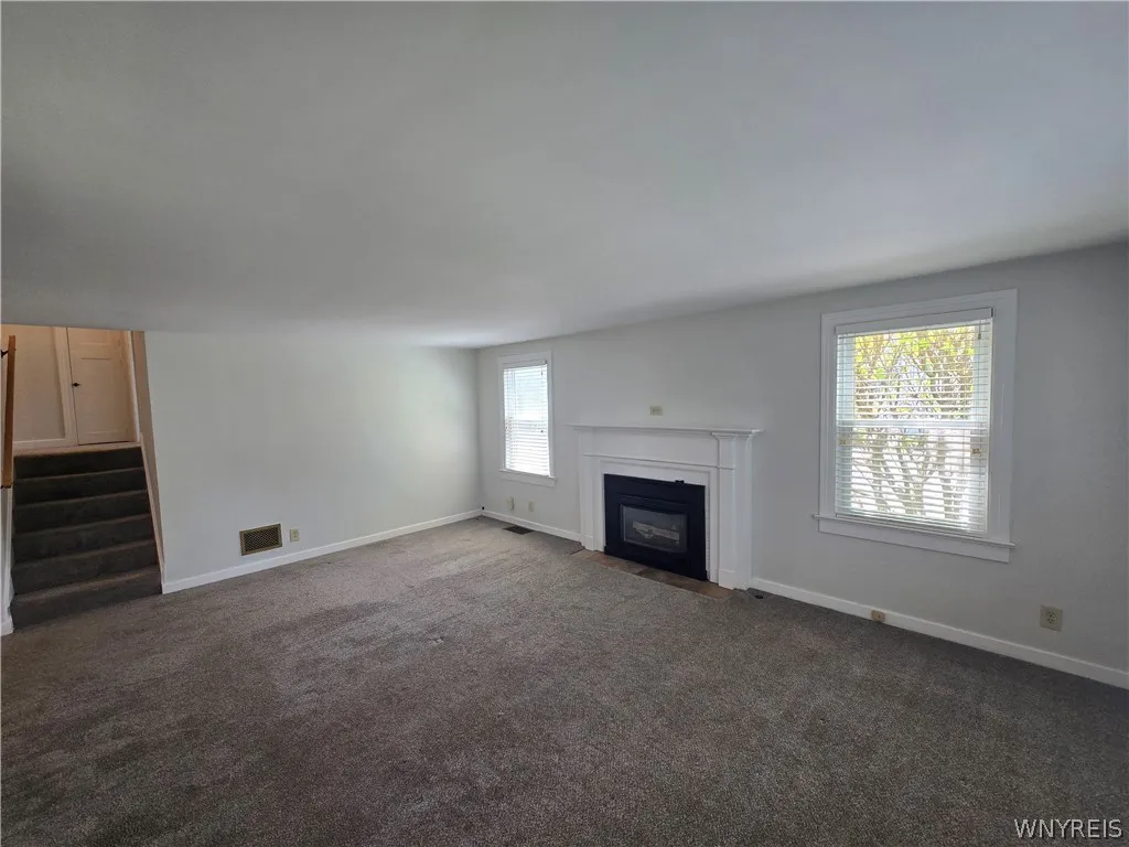 4289 Harris Hill Road, Clarence, New York 14221, Clarence, New York 14221, 4 Bedrooms Bedrooms, 7 Rooms Rooms,1 BathroomBathrooms,Residential Lease,For Rent,4289 Harris Hill Road, Clarence, New York 14221,0,B1683222